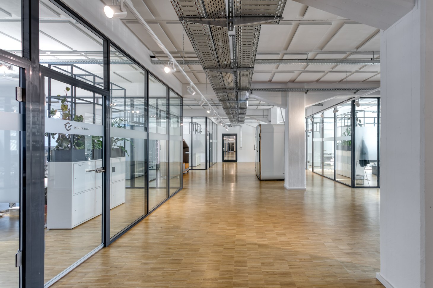 Zwischen Zelle und Open Space: Die neue Bürowelt von Enscape