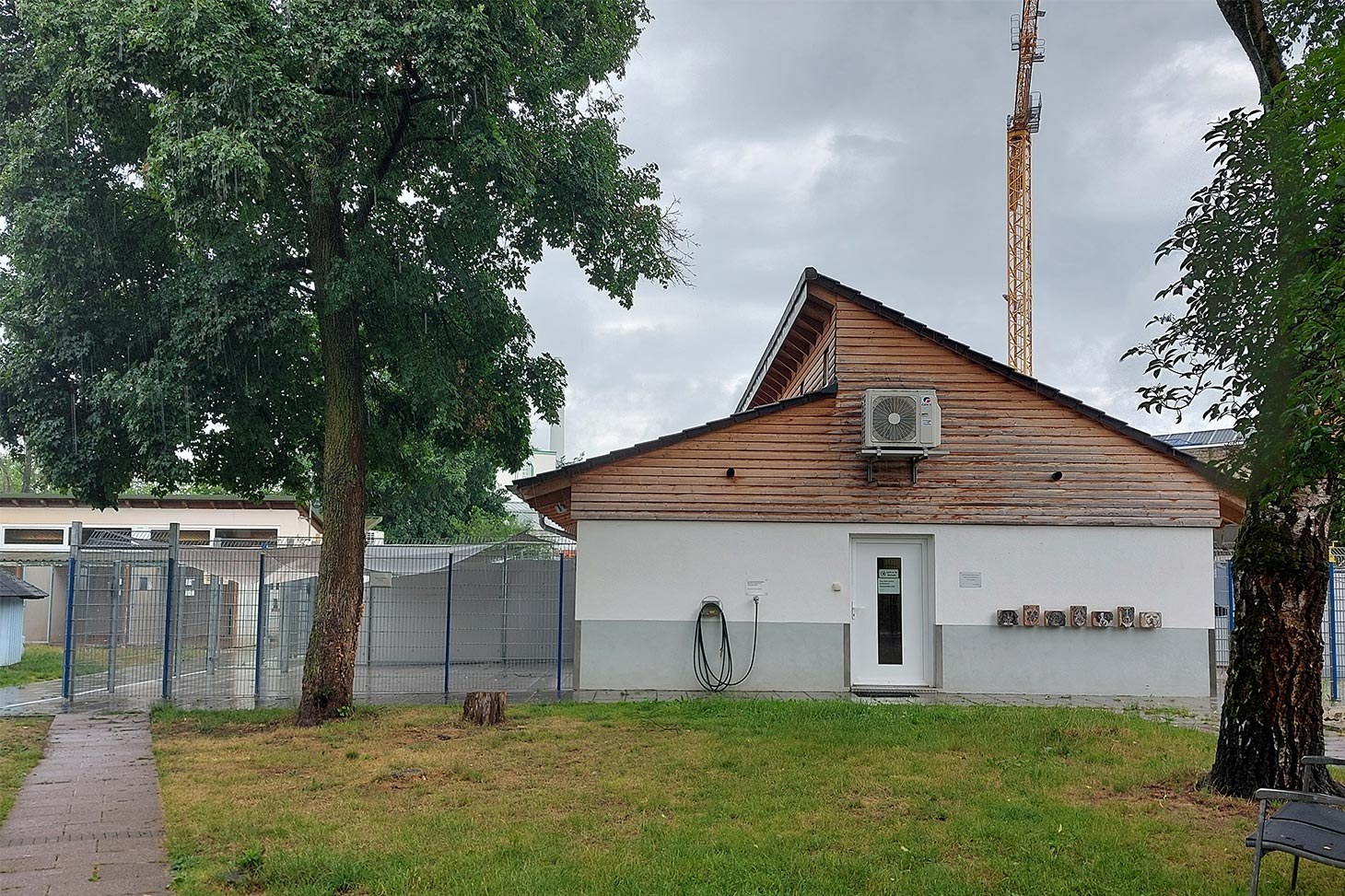 Wohnkomfort für Vierbeiner: Hundehaus im Tierheim Karlsruhe #throwback