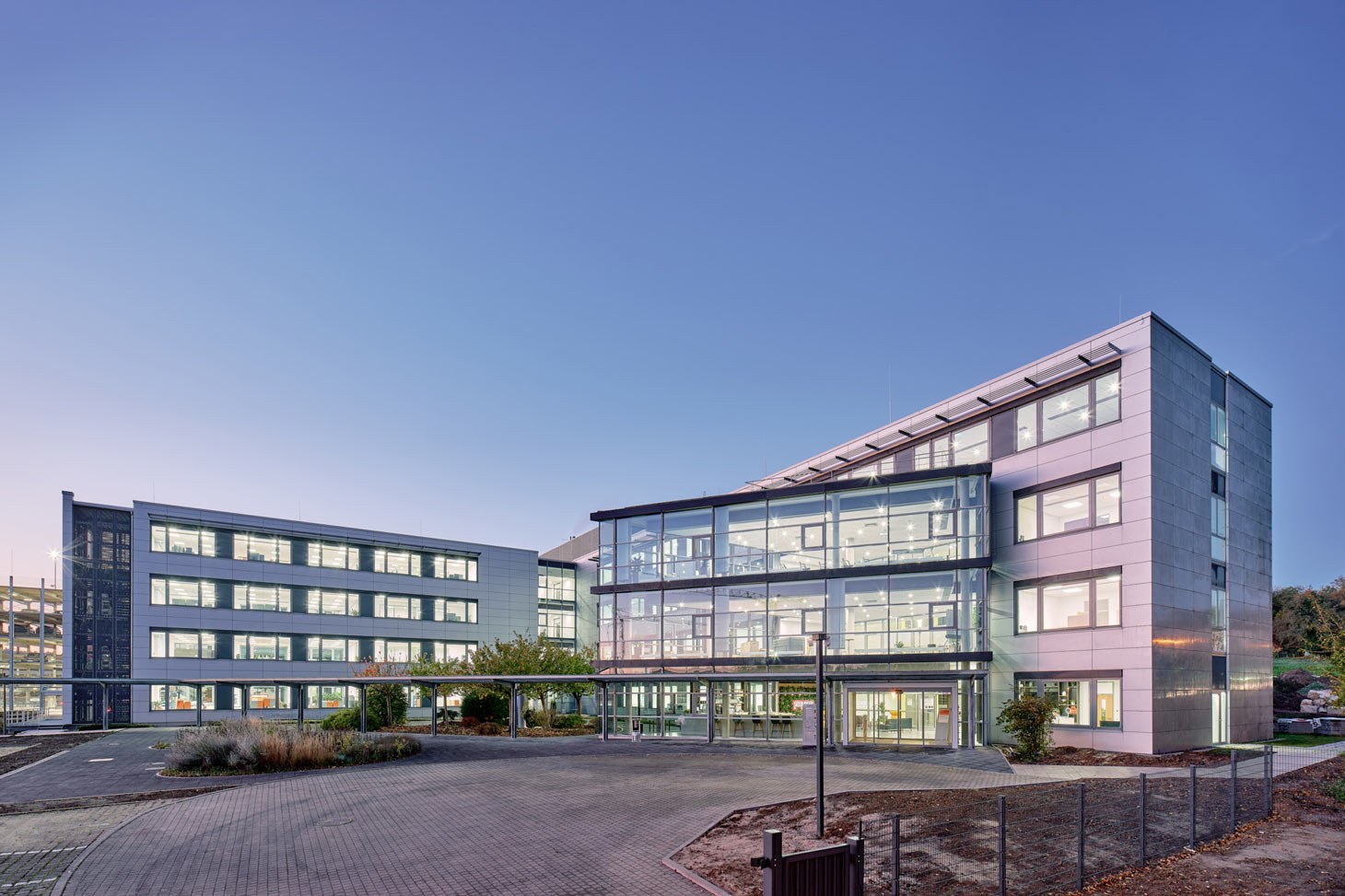 Hauptsitzerweiterung Seeburger AG - Synergie aus Bestand und Moderne